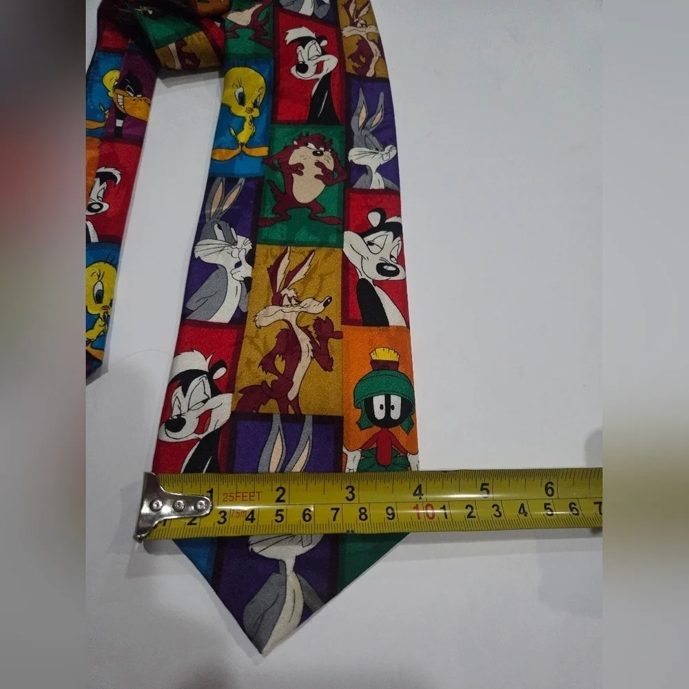 Looney Tunes Mania Colorful Cartoon Character Necktie - Picture 4 of 5